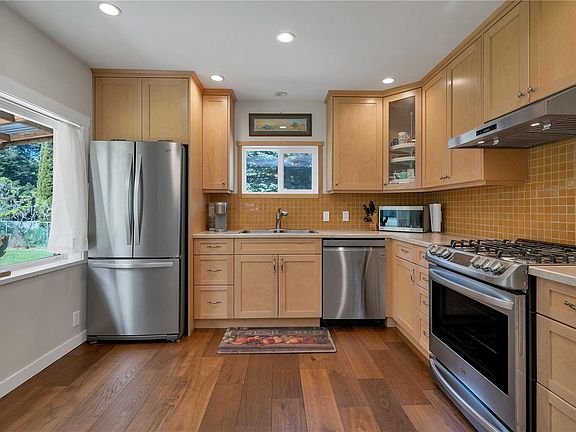 4th image of 4800 Lewis Rd