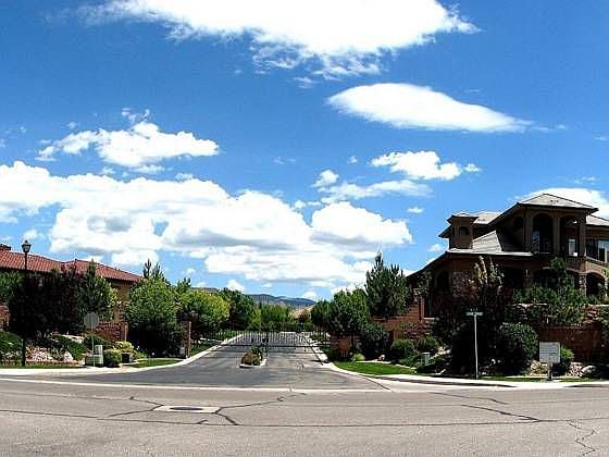 1st image of 111 N Cove Dr