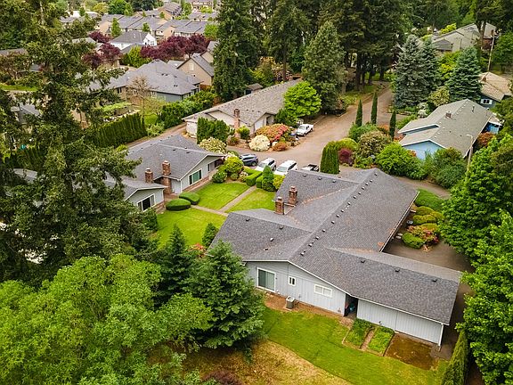 5th image of 3407/3408 NE Oaks Ln