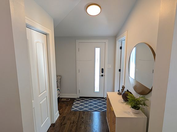 Entry way with coat closet