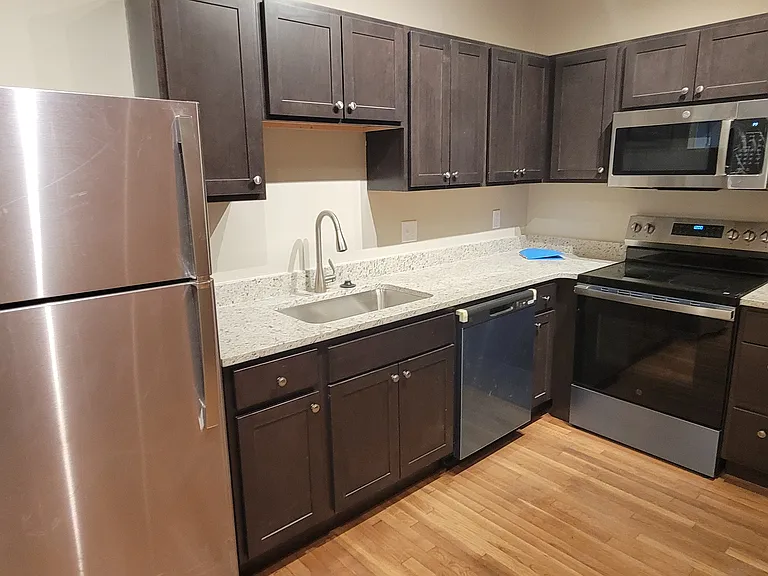 437 Clark St #437A — Photo 4