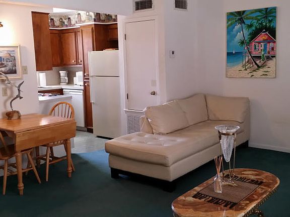 3rd image of 15217 Leeward Dr
