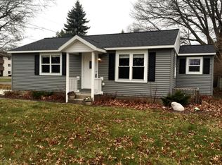 801 River St, Spring Lake, MI 49456