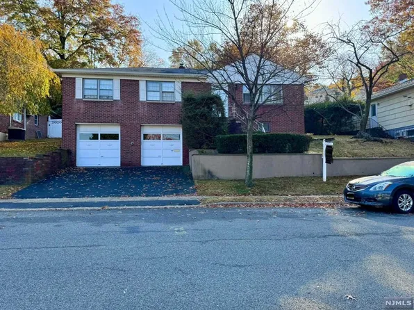 644 Oak St, Ridgefield, NJ 07657