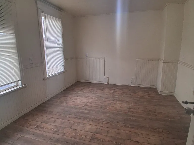 1231A W Windlake Ave — Photo 2