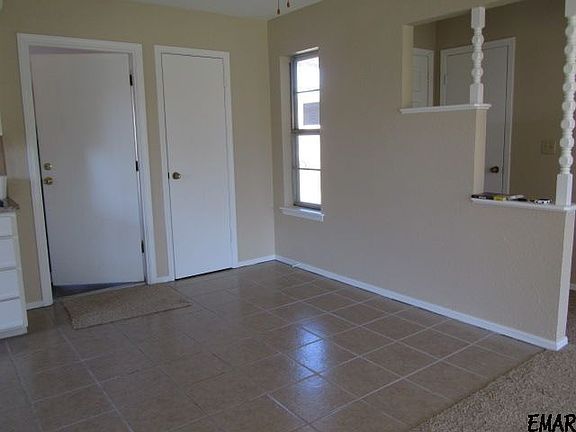 4th image of 2209 E Ash Ave