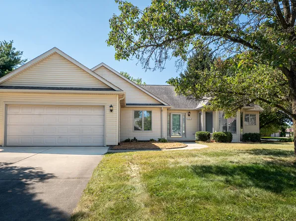 2403 Fairfax Dr, Columbus, IN 47203