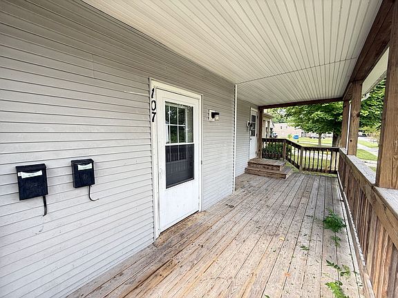4th image of 107 W Wilkins St #A