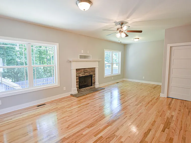 236 Towes Ln — Photo 2