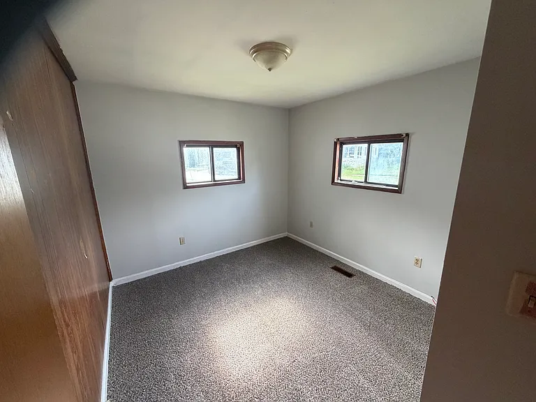 2718 Reynolds St — Photo 5