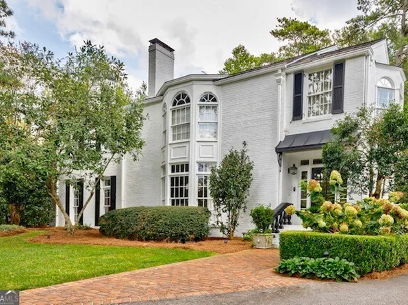 4221 Club Dr NE, Atlanta, GA 30319