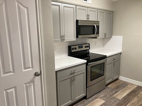 4th image of 8 Dana St