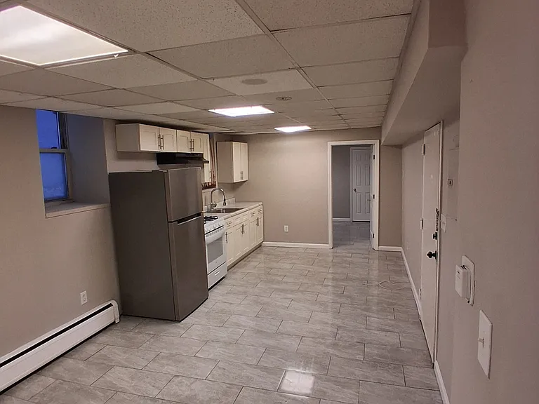 136 Grant Ave #B2 — Photo 2