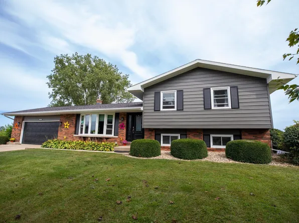 12406 Cedar Rd, Bourbon, IN 46504