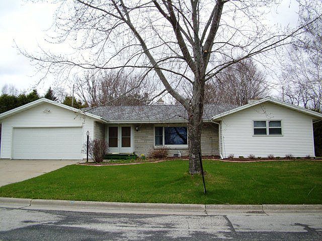 1st image of 233 N Elgin Ave