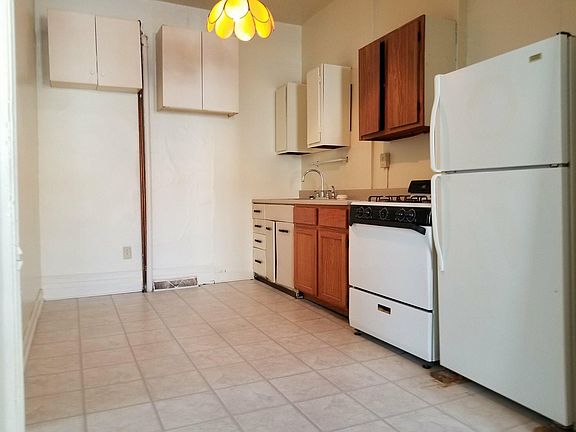 3rd image of 227 W 16th St APT 1