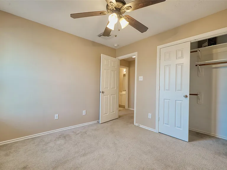 2831 Hackamore Hollow Ln — Photo 19