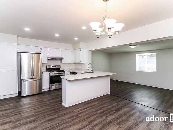 5th image of 2525 E Hillery Dr