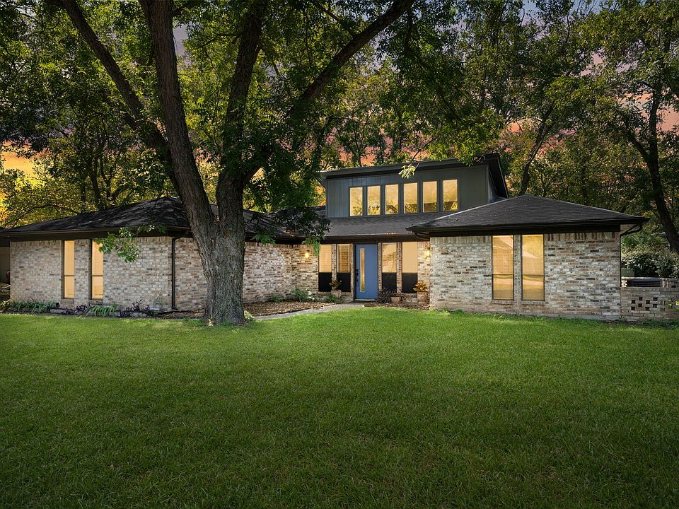 1st image of 8904 N Longwood Dr