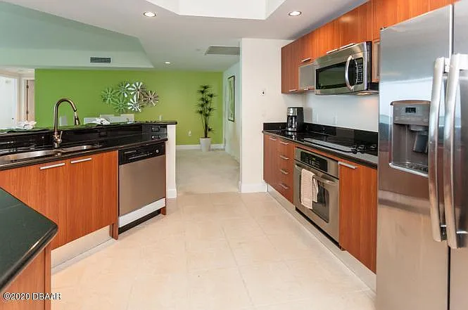 241 Riverside Dr #2204 — Photo 5