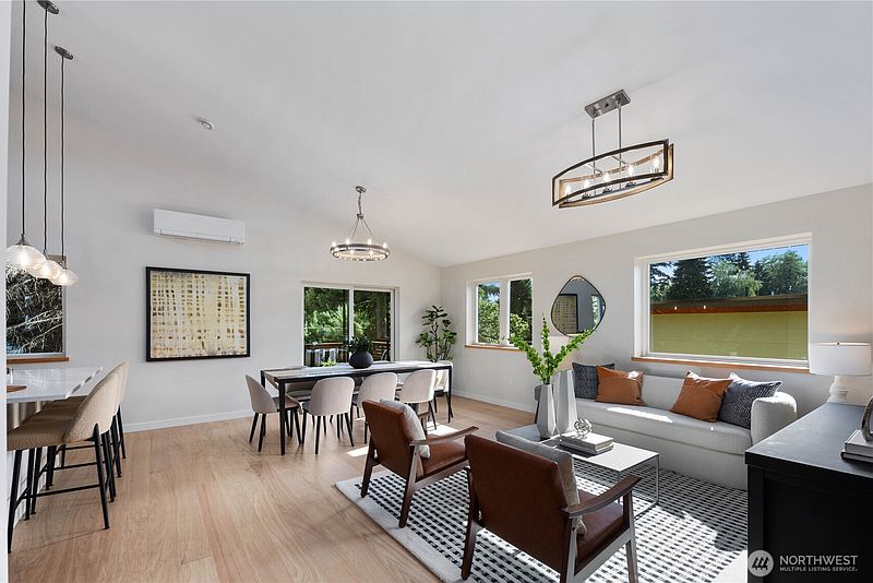 4th image of 8625 30th Avenue SW