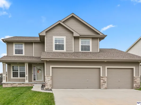 7714 S 195th St, Gretna, NE 68028