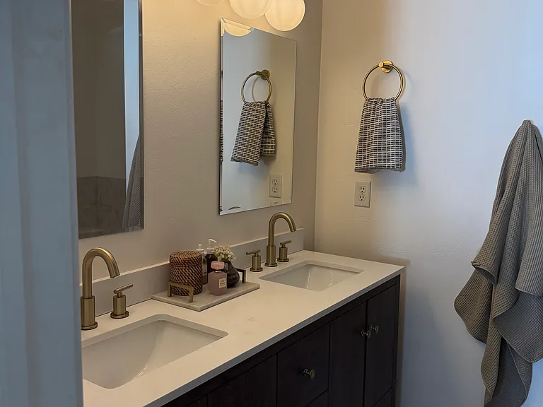 370 N 800 W — Photo 20