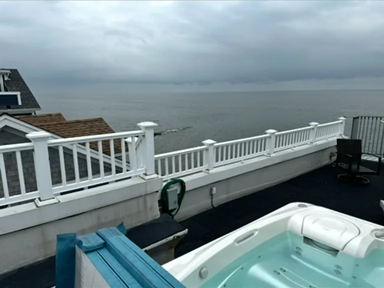2149 Fairfield Beach Rd — Photo 41