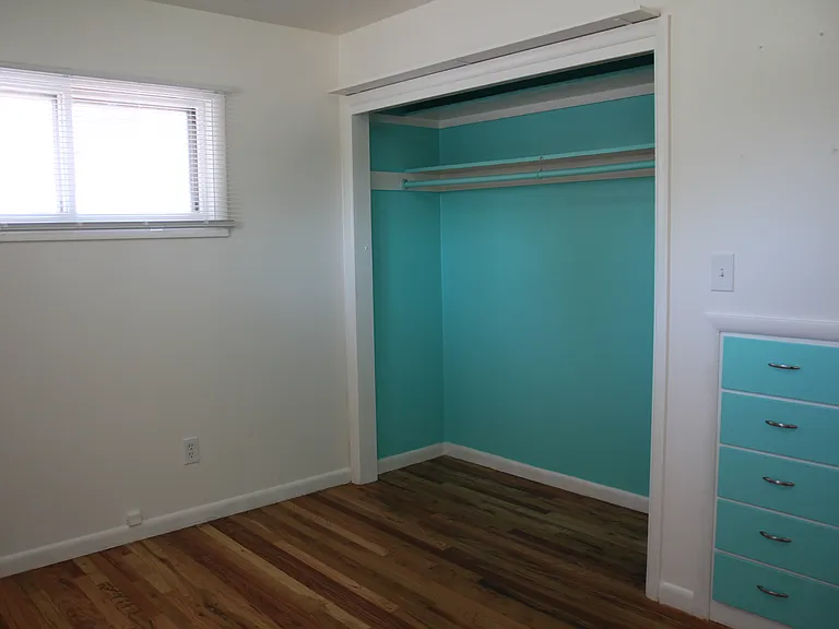 559 W Pine St — Photo 10