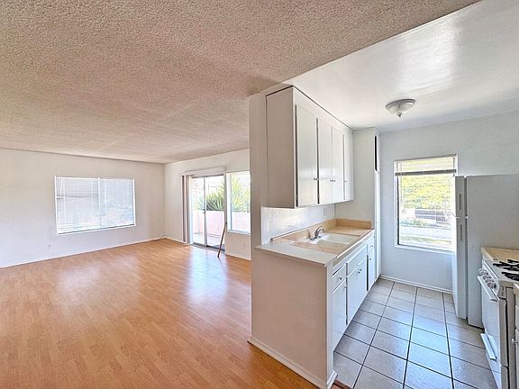 5th image of 1603 Granville Ave APT 4
