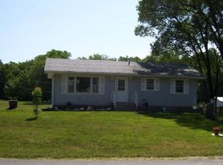 109 Willa Ln, Windsor, MO 65360