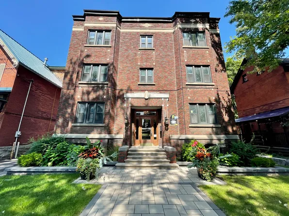 575 Maclaren St #9, Ottawa, ON K1R 5K8