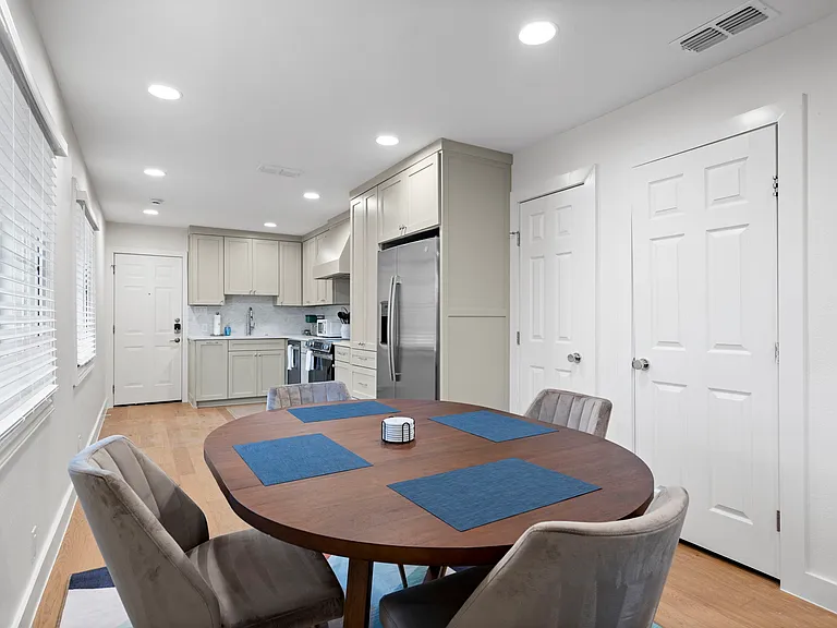 6501 Ravendale Ln — Photo 12