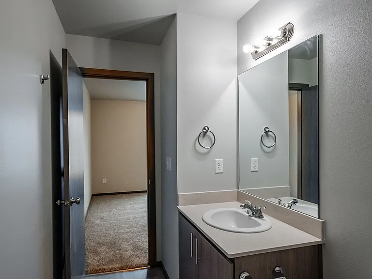 Jefferson Terrace Apartments — Photo 13