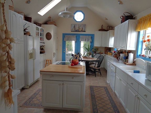Large Kitchen.