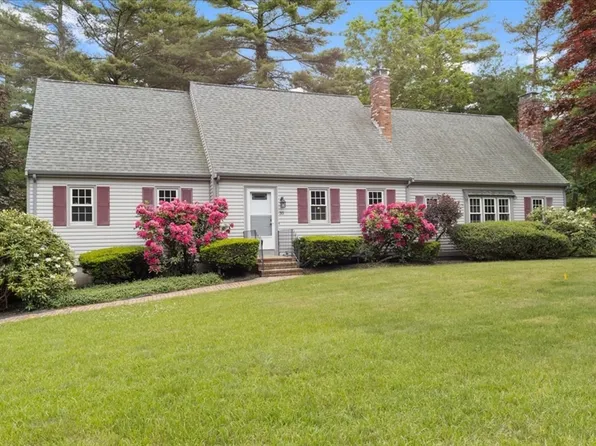 35 Weston St, Carver, MA 02330