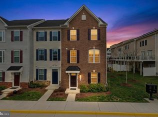 24594 Laurel Lake Ter, Sterling, VA