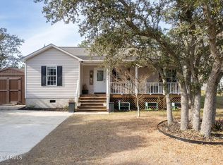 549 Edgewood Rd, Southport, NC 28461