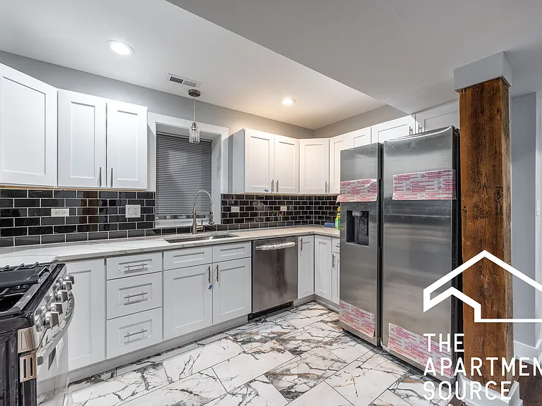 3328 W Congress Pkwy #G — Photo 1