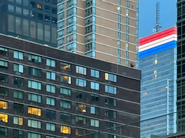 333 East 53rd Street image 9 of 10