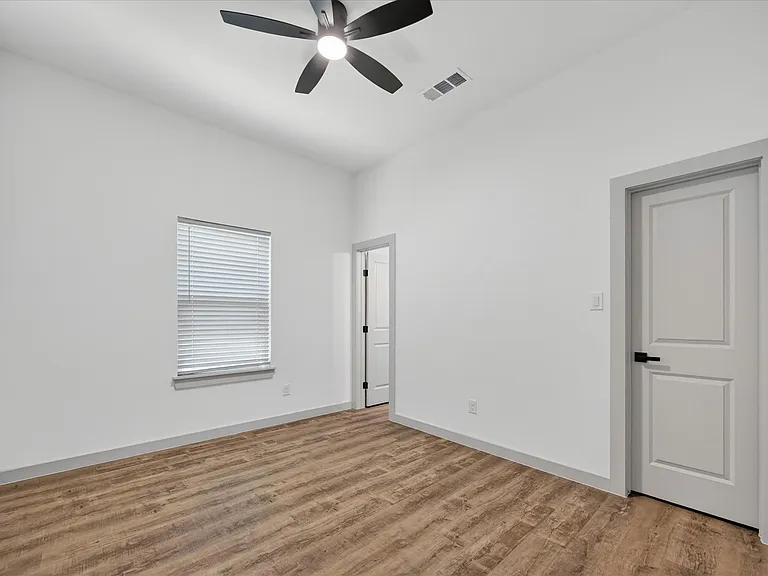 2107 Church St #B — Photo 12
