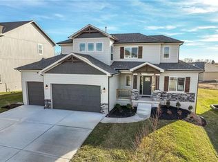 1509 SW Sugar Tree Dr, Lees Summit, MO 64082