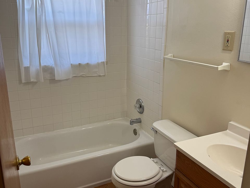 1st image of 614 Gainsborough Rd APT 8