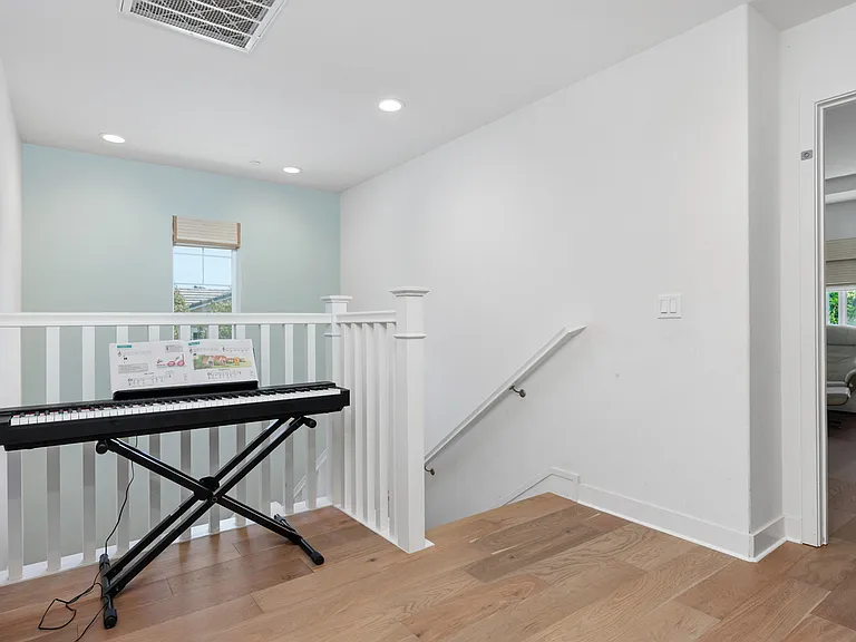 655 Manzanita Ln — Photo 13
