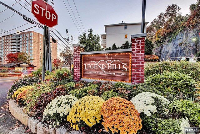 1st image of 8 Legend Hills Dr #8