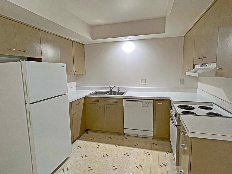 4903 California St #4 — Photo 5