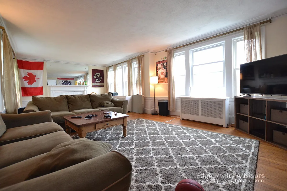 Building Photo - 28 Manet Rd #1A