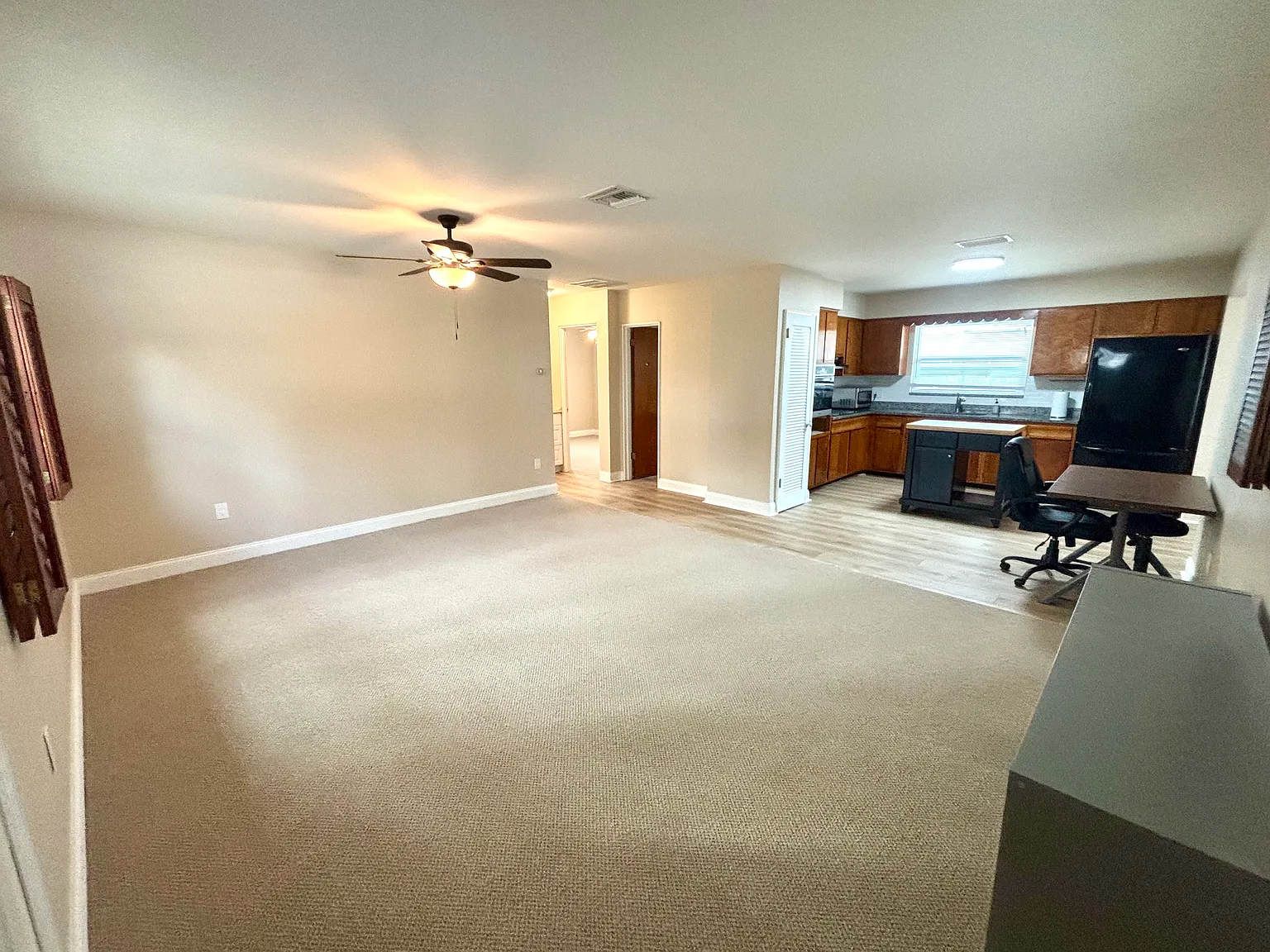 2 bed, 1161 sqft, $1,900 — Photo 2