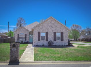 901 Puritan Dr, Jacksonville, AR 72076