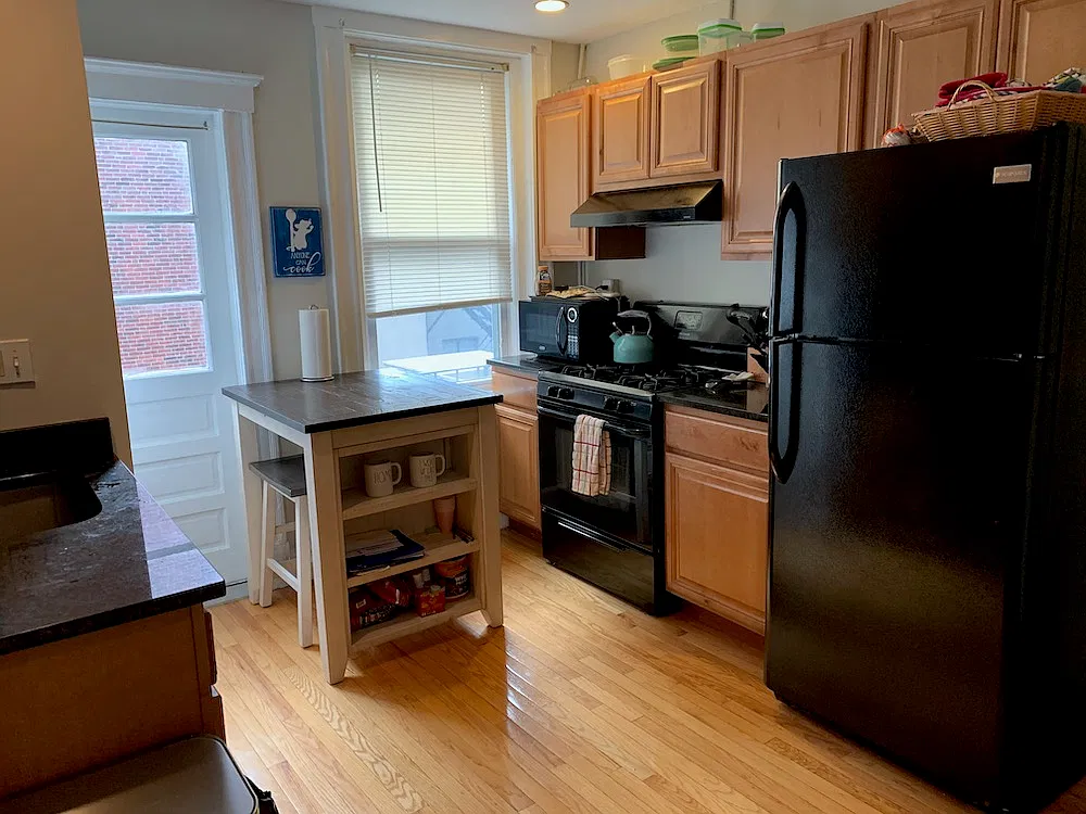 2 bed, 800 sqft, $3,300 — Photo 3